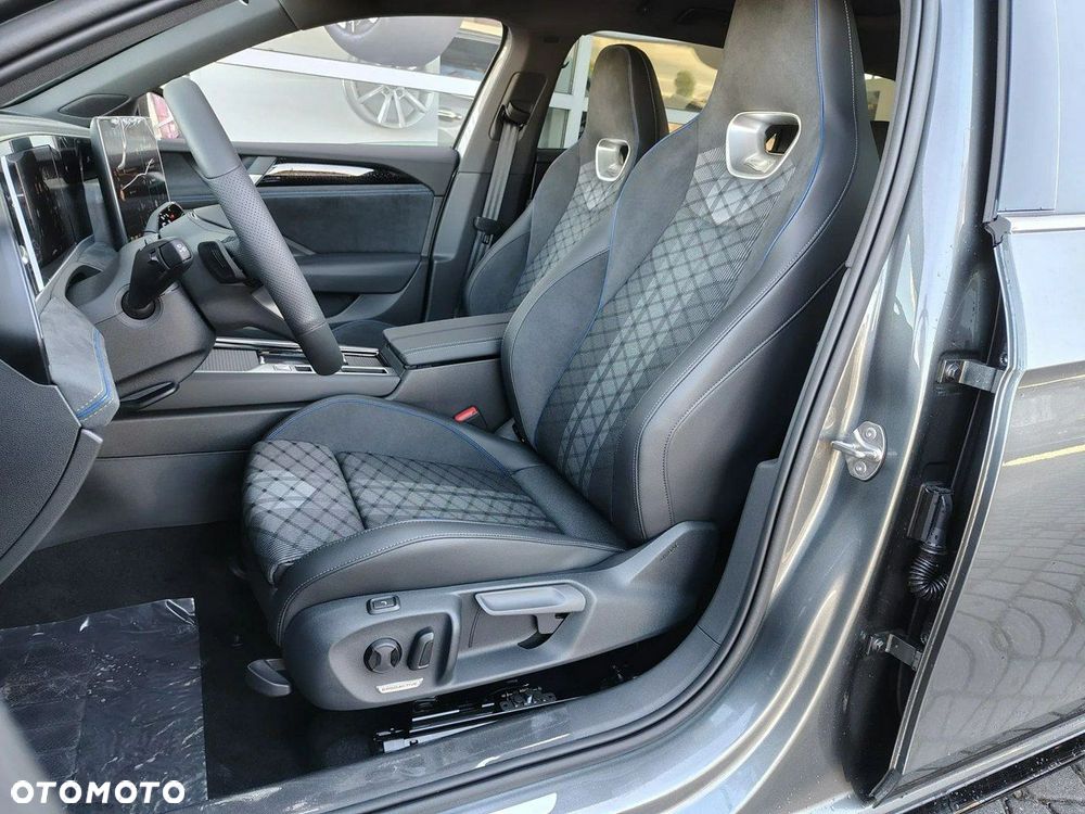 Volkswagen Passat - 8