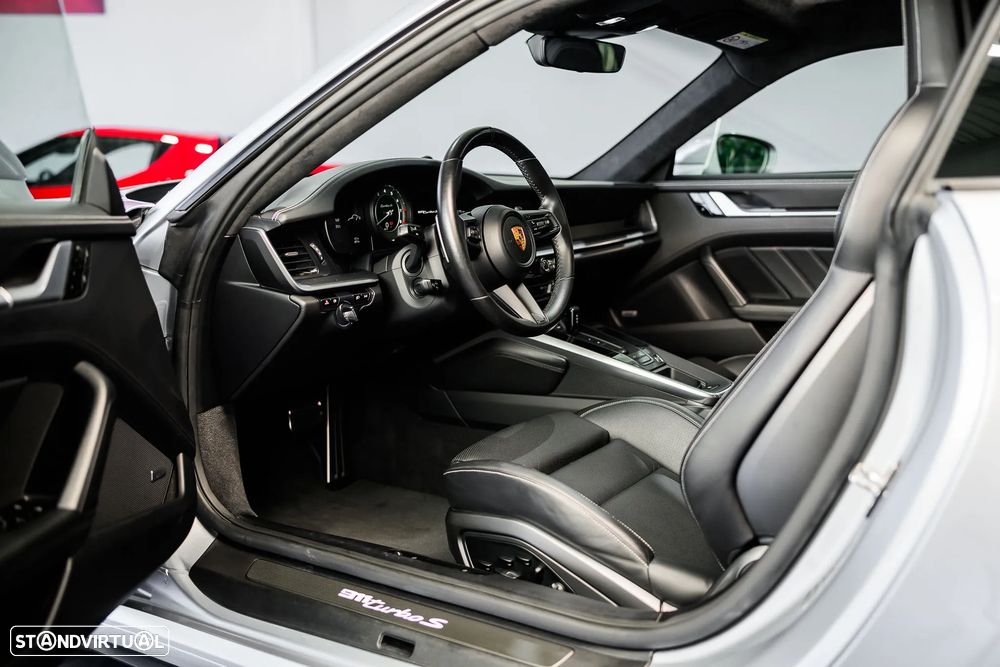 Porsche 911 (992) Turbo S - 17