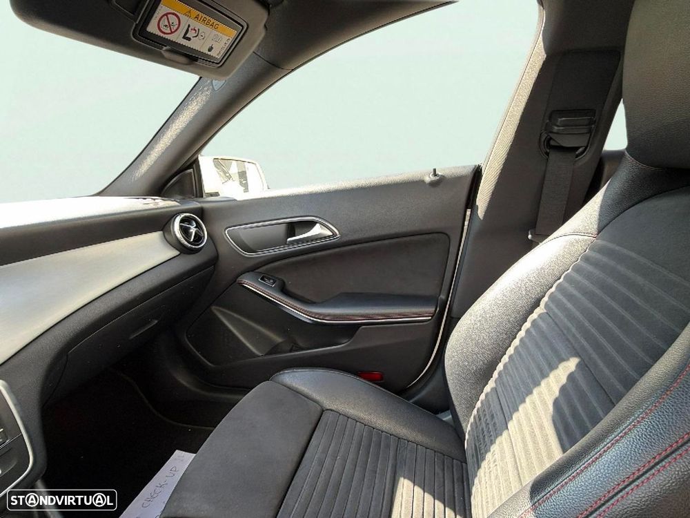 Mercedes-Benz CLA 180 - 16