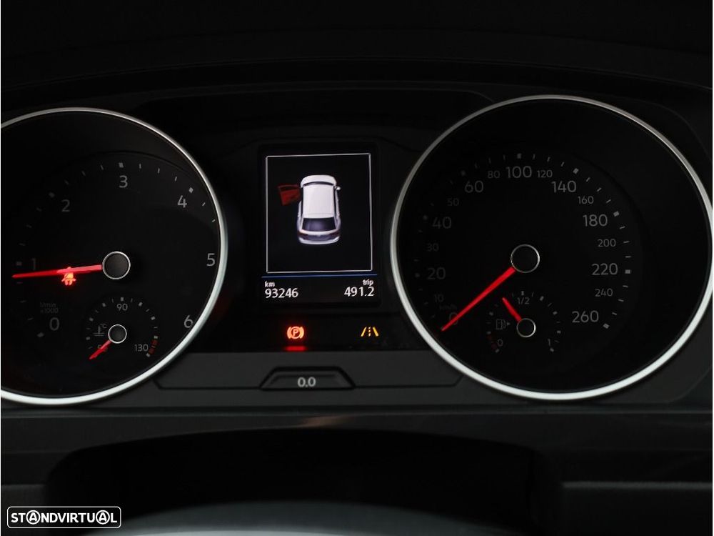 VW Tiguan 1.6 TDI Confortline - 24