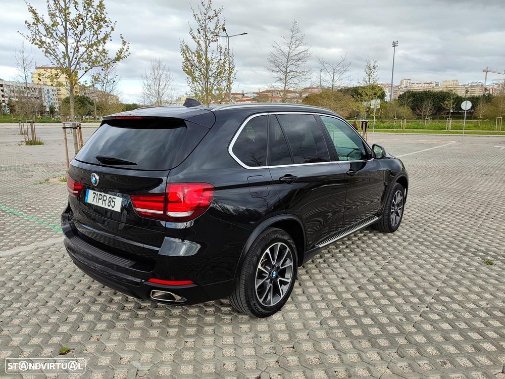 BMW X5 25 d sDrive Comfort 7L - 3