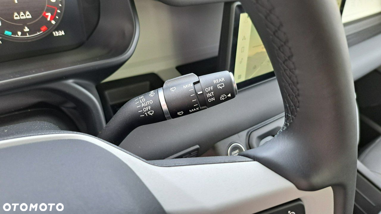 Land Rover Defender - 27