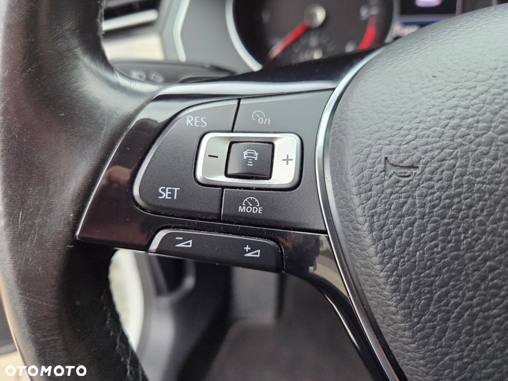 Volkswagen Passat 2.0 TDI SCR 4Mot DSG Comfortline - 15