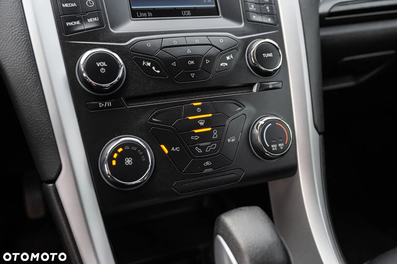 Ford Fusion - 24