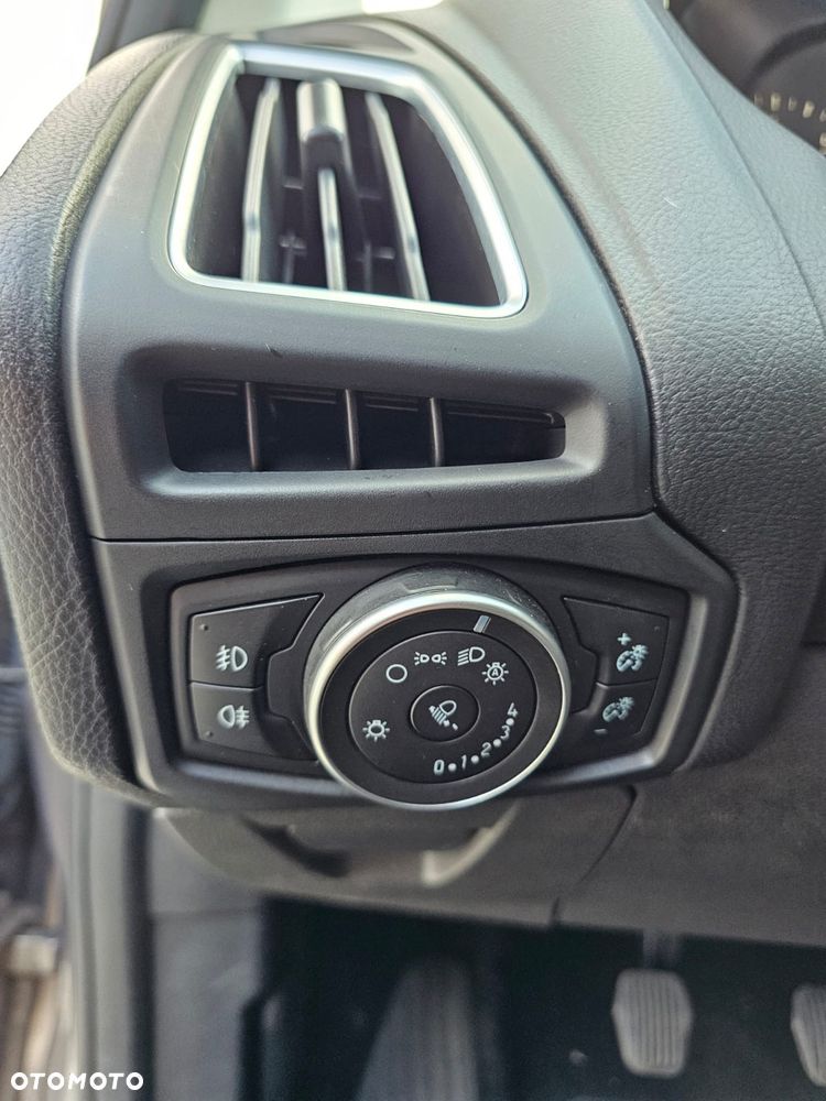 Ford Focus 1.0 EcoBoost Titanium ASS - 32