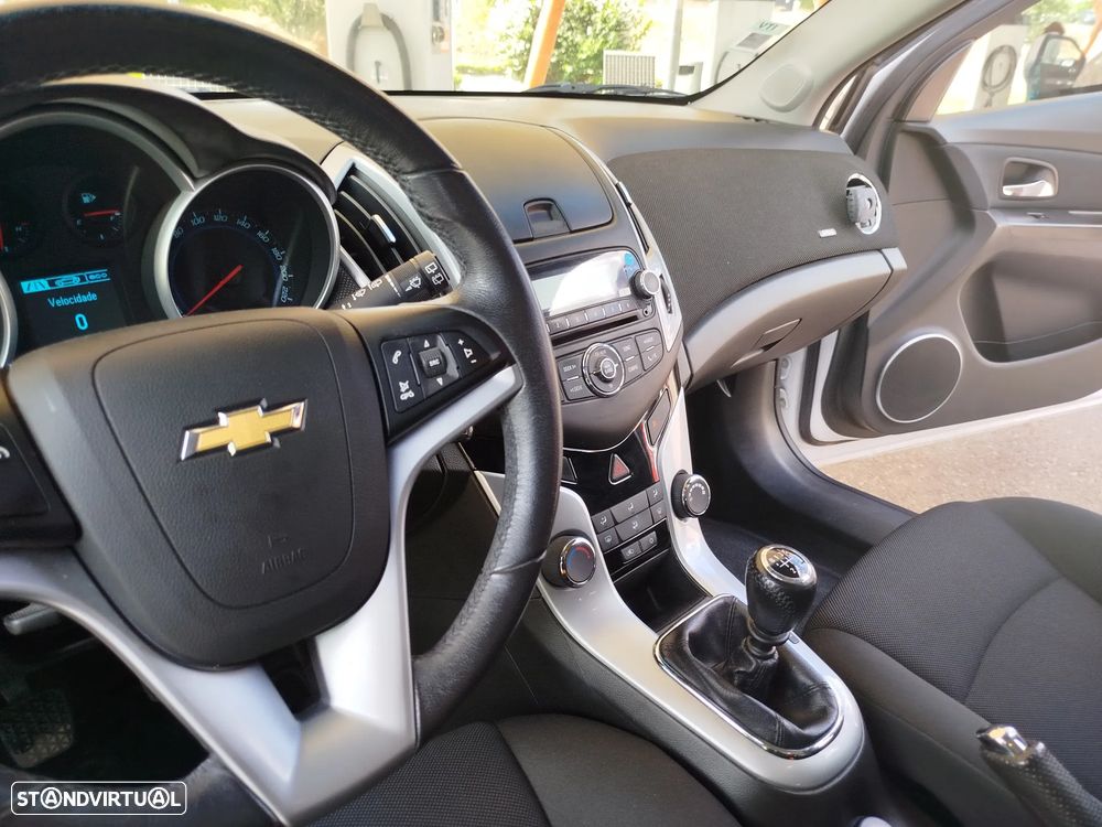 Chevrolet Cruze SW - 10