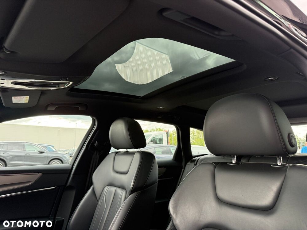 Audi A6 Avant - 25