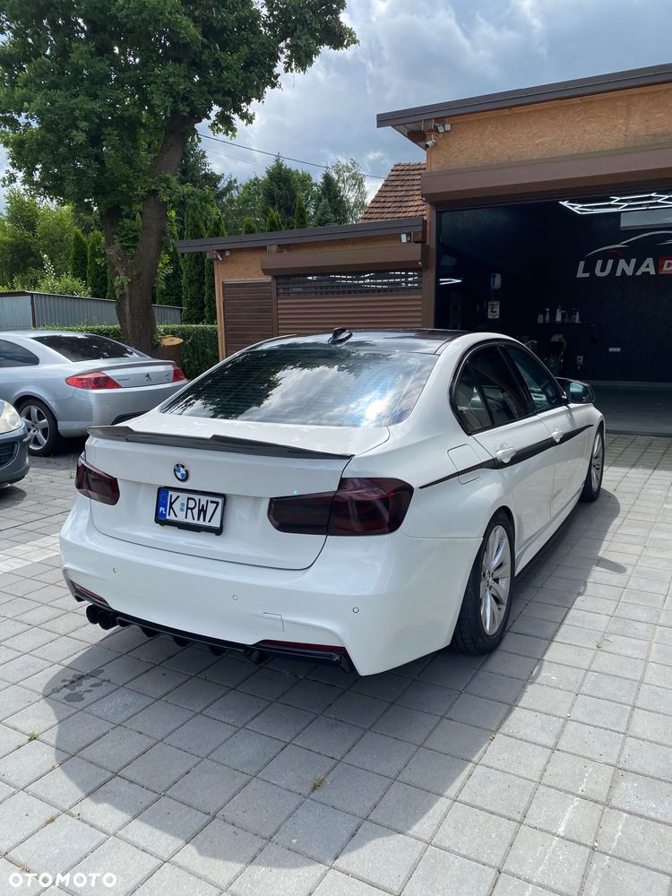 BMW Seria 3 330i xDrive Edition Luxury Line Purity - 4