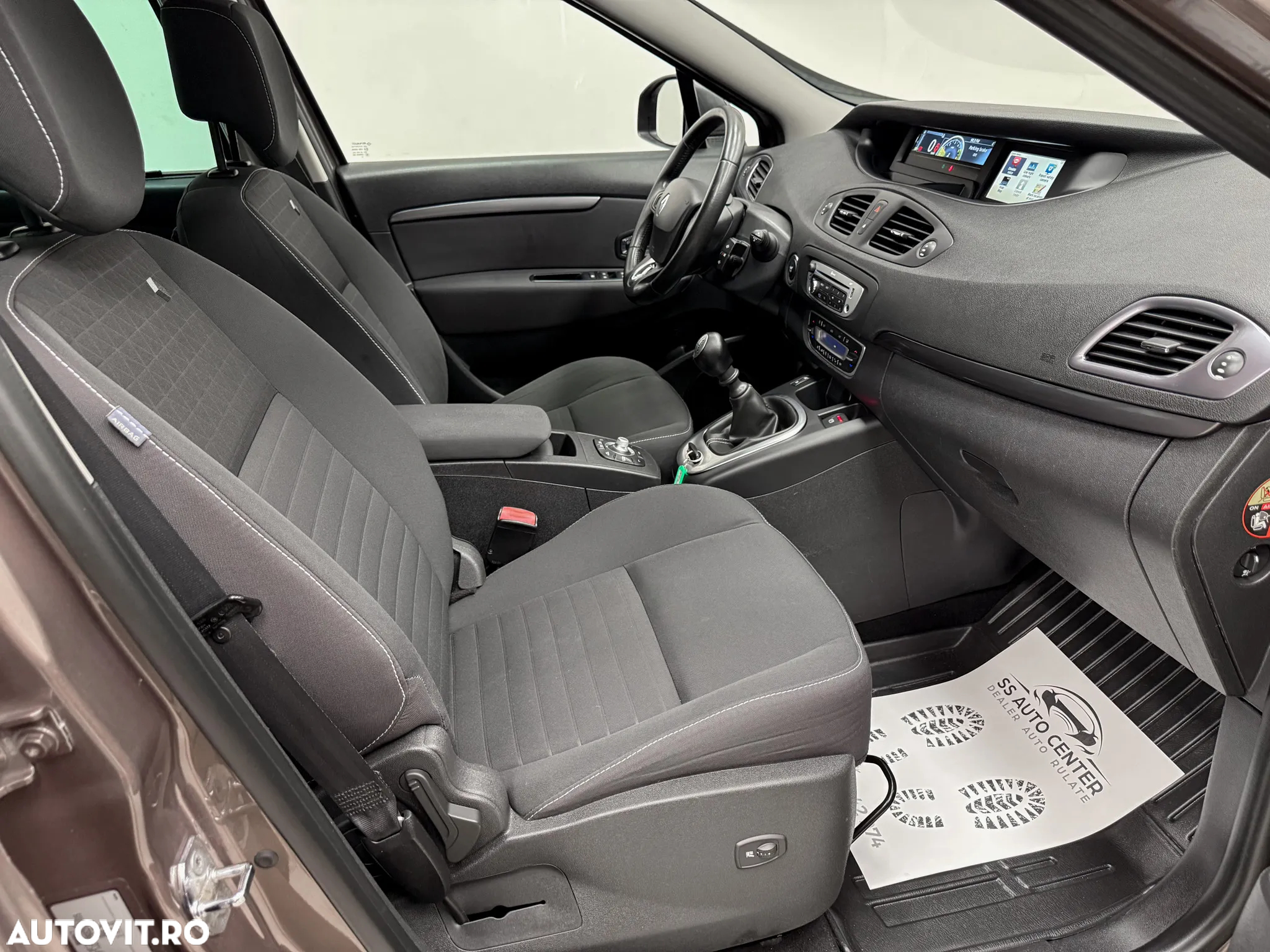 Renault Grand Scenic dCi 110 LIMITED - 15