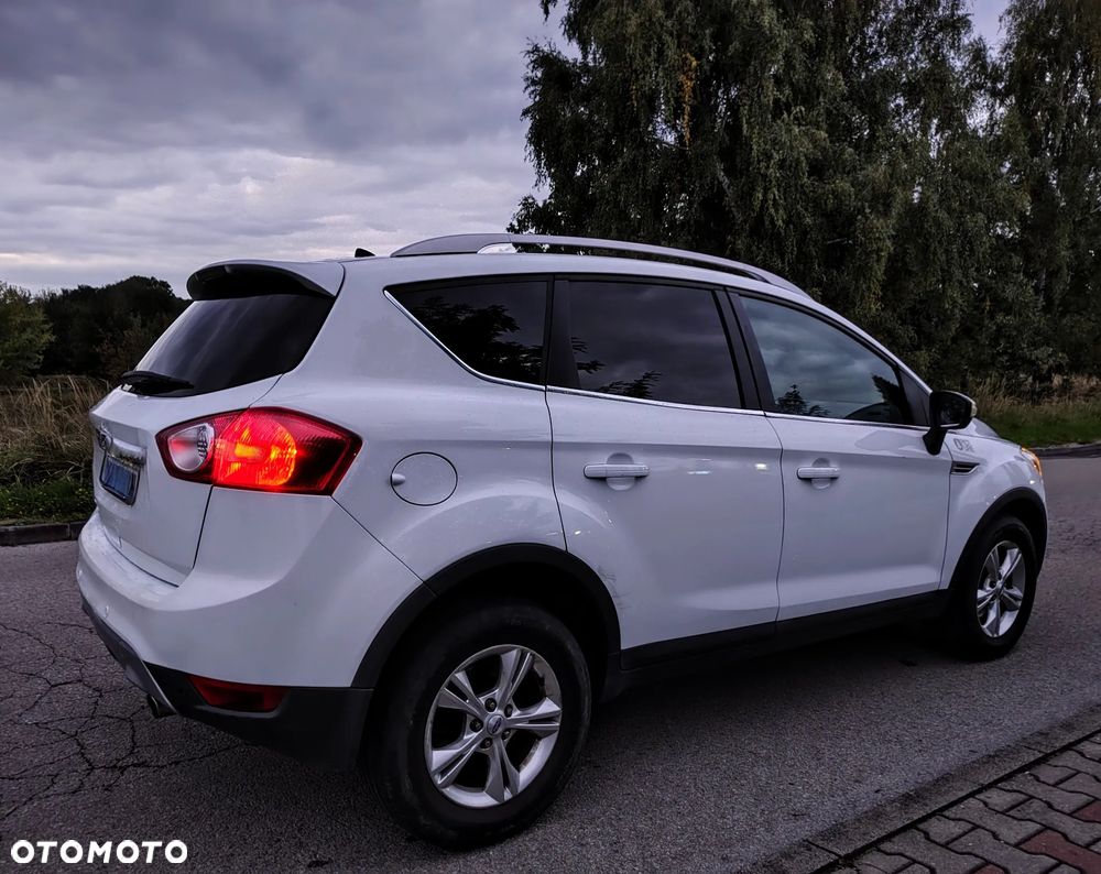 Ford Kuga 2.0 TDCi 4WD Titanium - 4