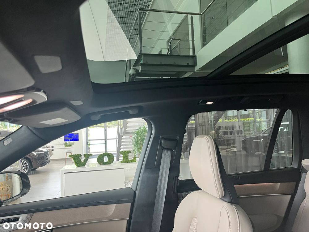 Volvo XC 90 T8 AWD Plug-In Hybrid Ultra Dark 7os - 16