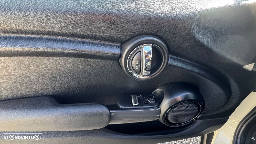 MINI 3 Portas Cooper D - 19