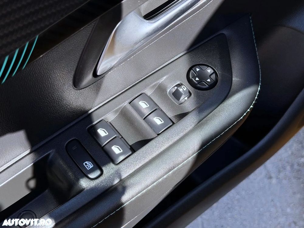 Peugeot 208 PureTech 100 EAT8 Allure Pack - 10
