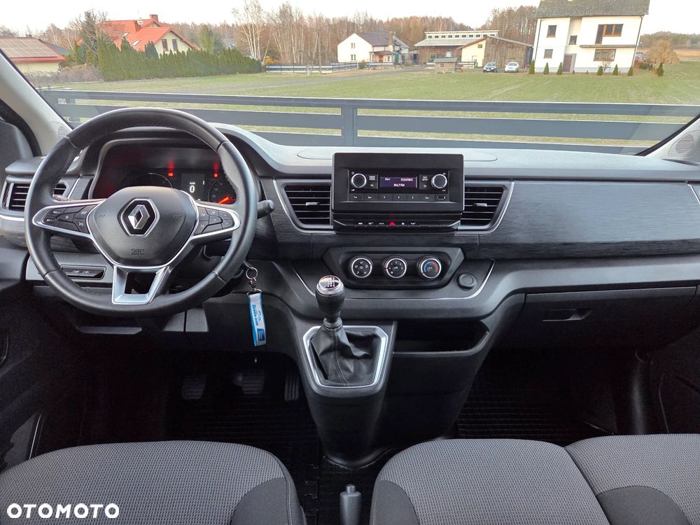 Renault Trafic 2.0 dCi - 9