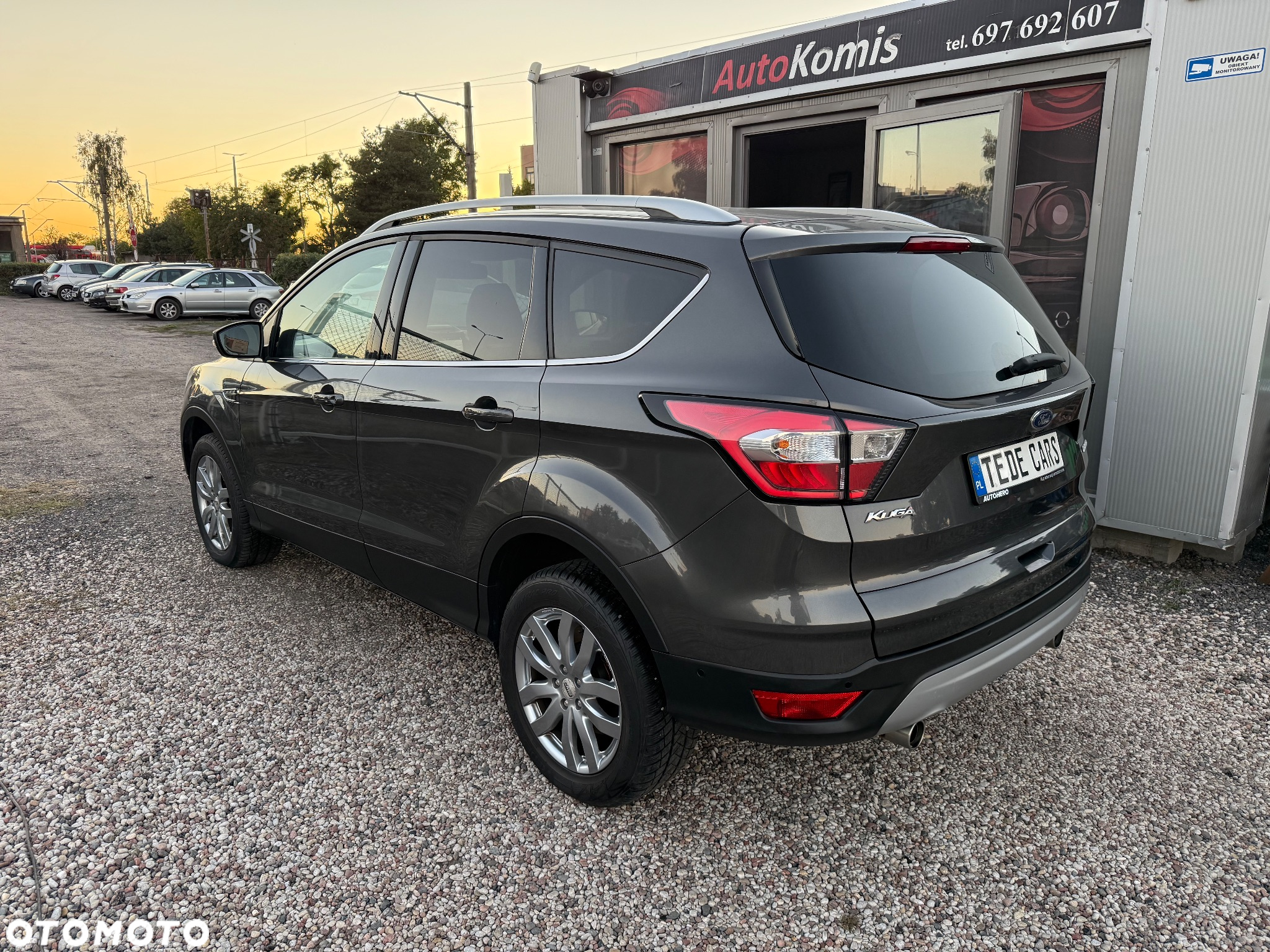 Ford Kuga 1.5 EcoBoost 2x4 Titanium - 3