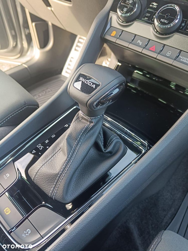 Skoda Karoq 1.5 TSI ACT Sportline DSG - 24