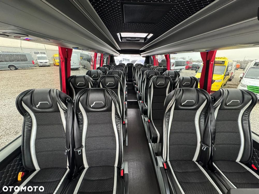 Mercedes-Benz Sprinter 519 - 23