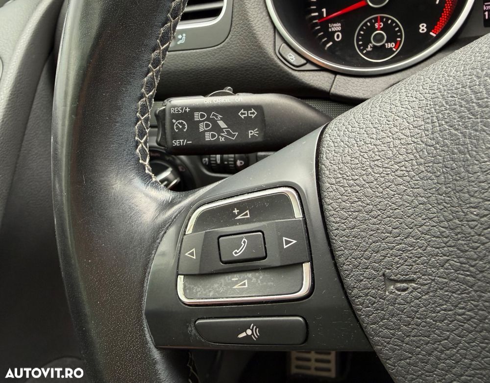 VOLKSWAGEN Golf 2012 — imagine 12