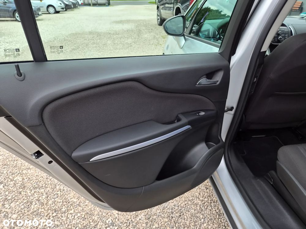 Opel Zafira - 18