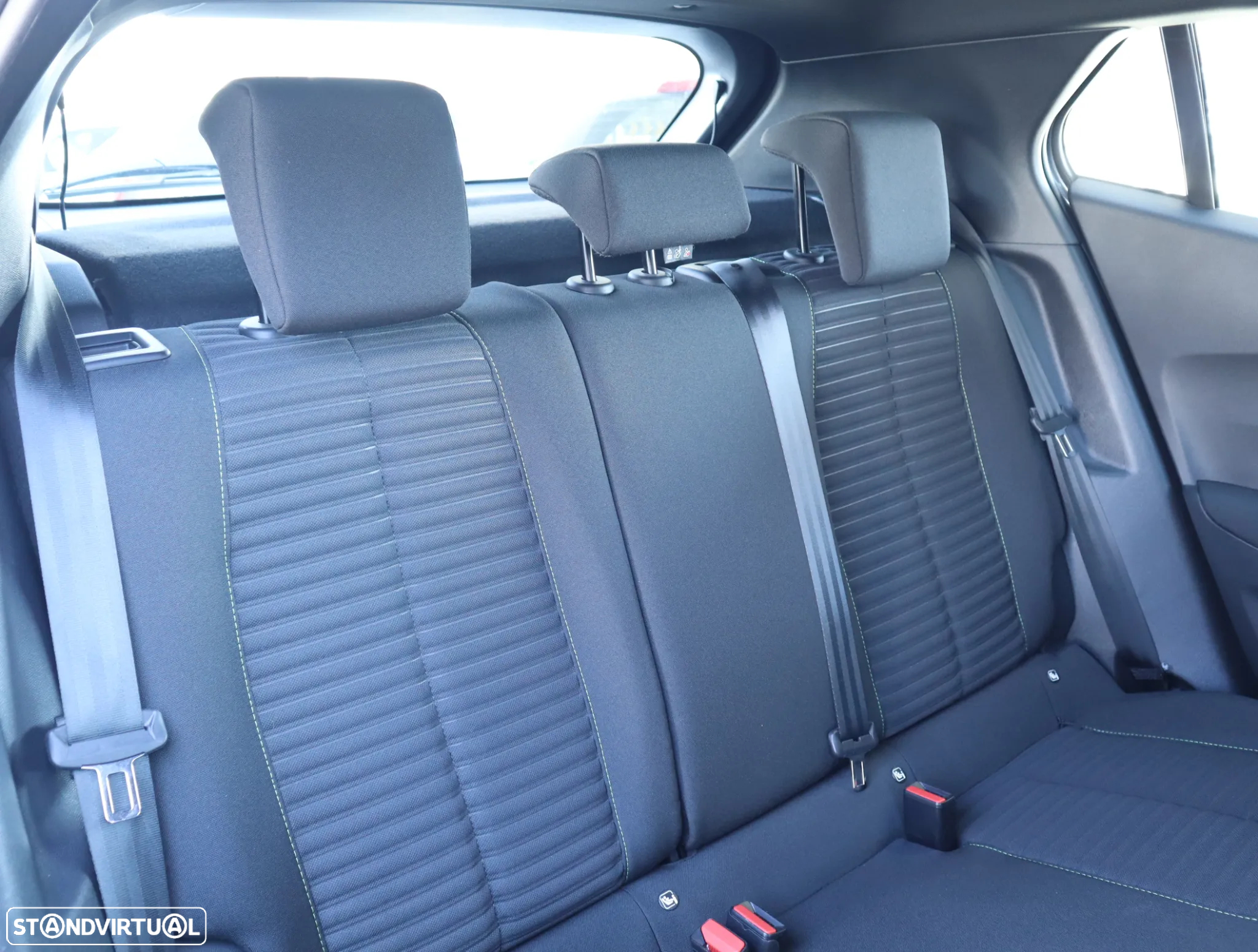 Peugeot 2008 1.2 PureTech Active - 21