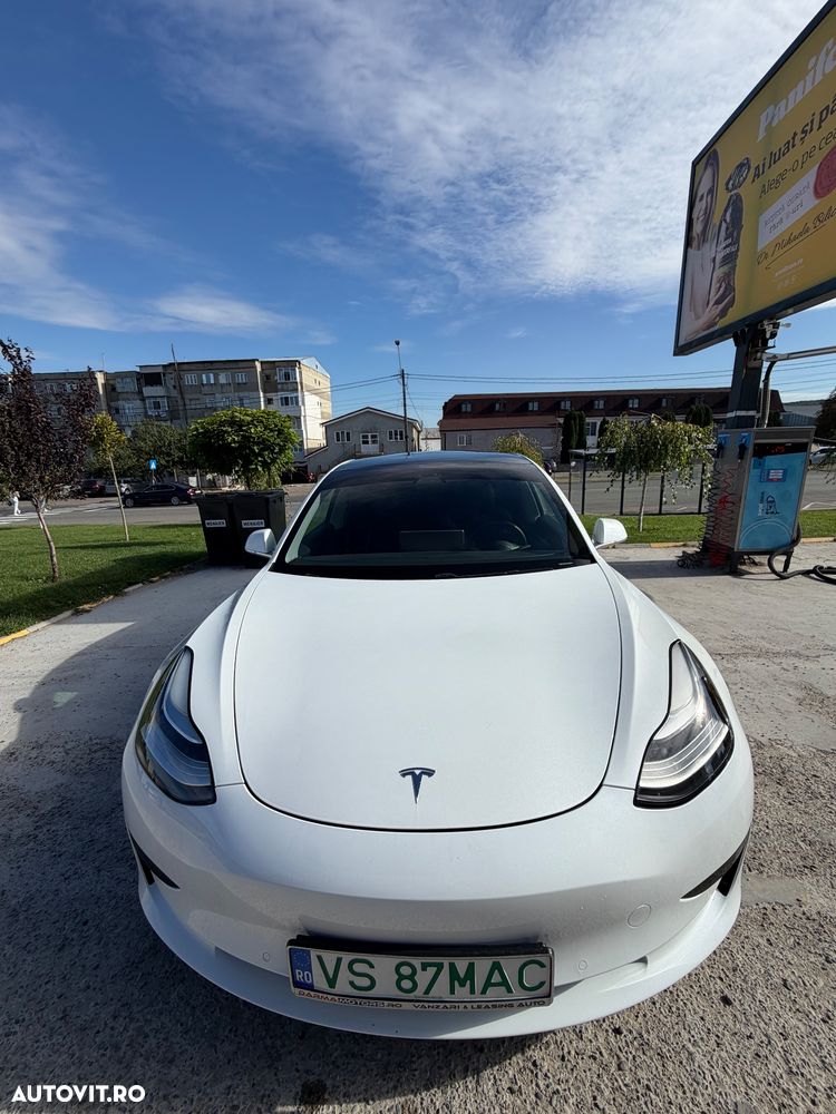 Tesla Model 3 - 1