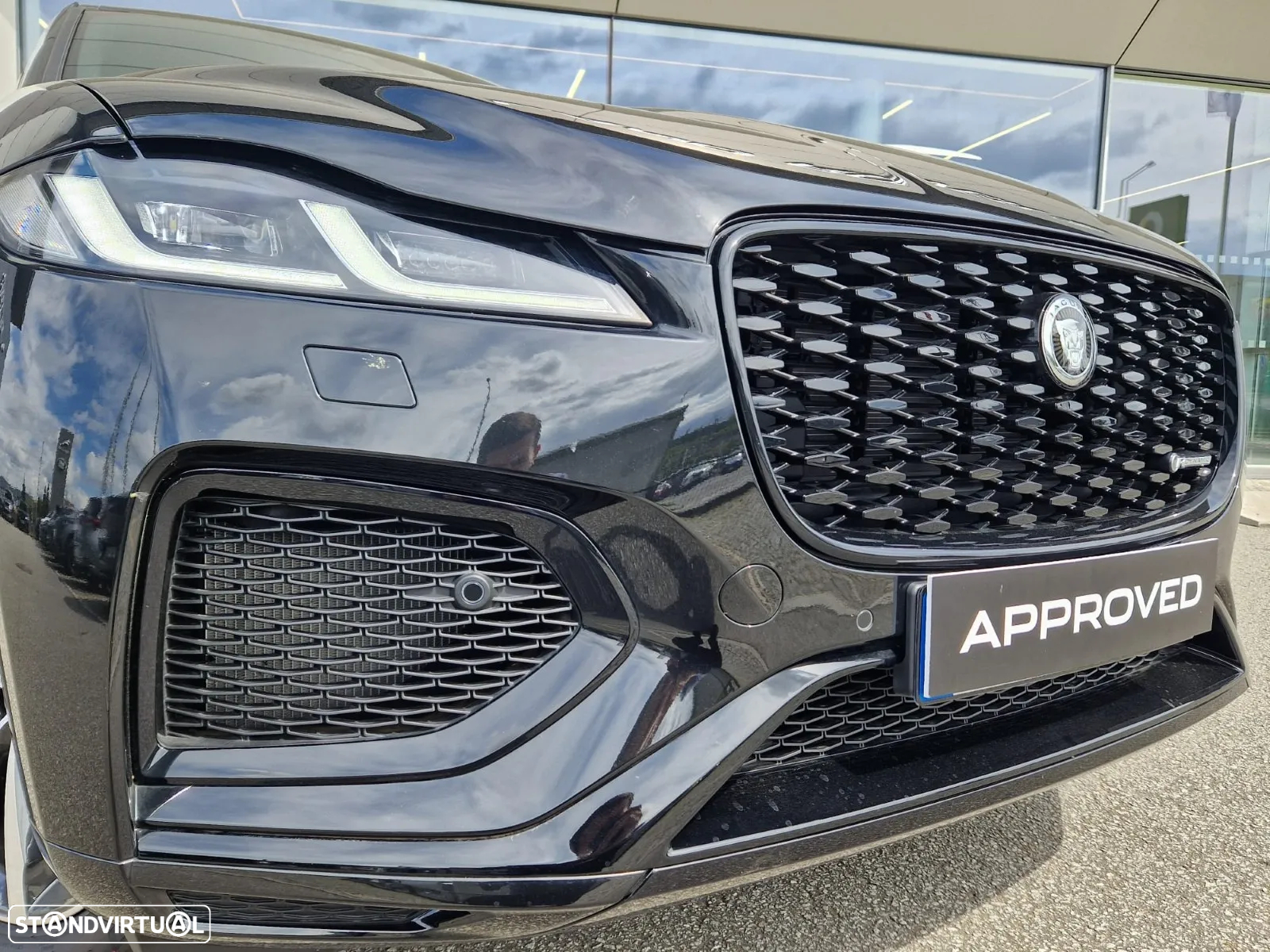 Jaguar F-Pace 2.0 P400e AWD R-Dynamic S - 12
