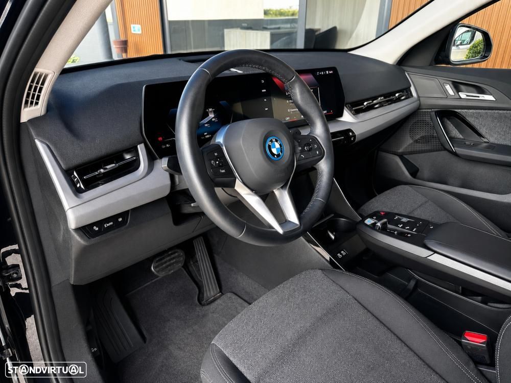 BMW iX2 eDrive20 — fotografia 16