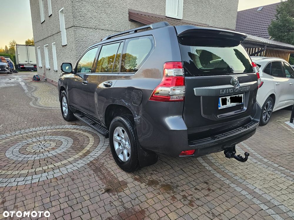 Toyota Land Cruiser - 12