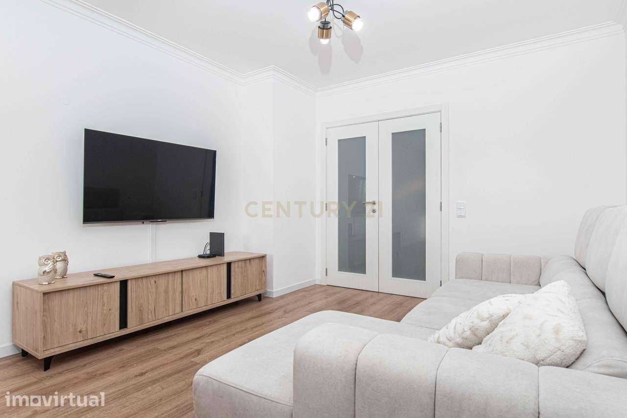 Apartamento T3 com Parqueamento e Arrecadação - Grande imagem: 4/25