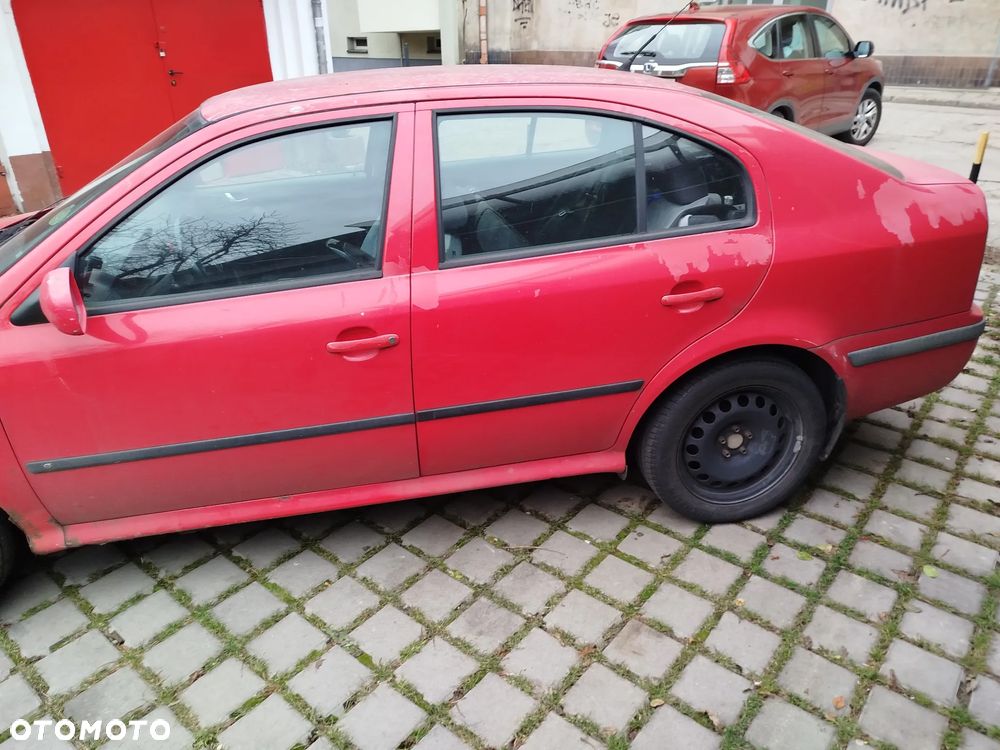 Skoda Octavia 1.6 Ambiente - 4