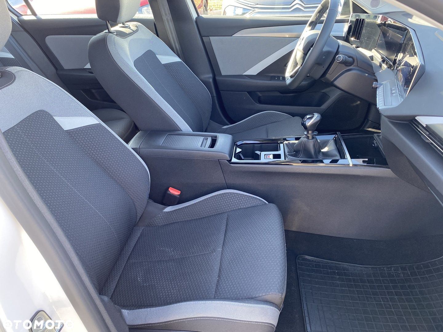Opel Astra VI 1.2 T Edition S&S - 15