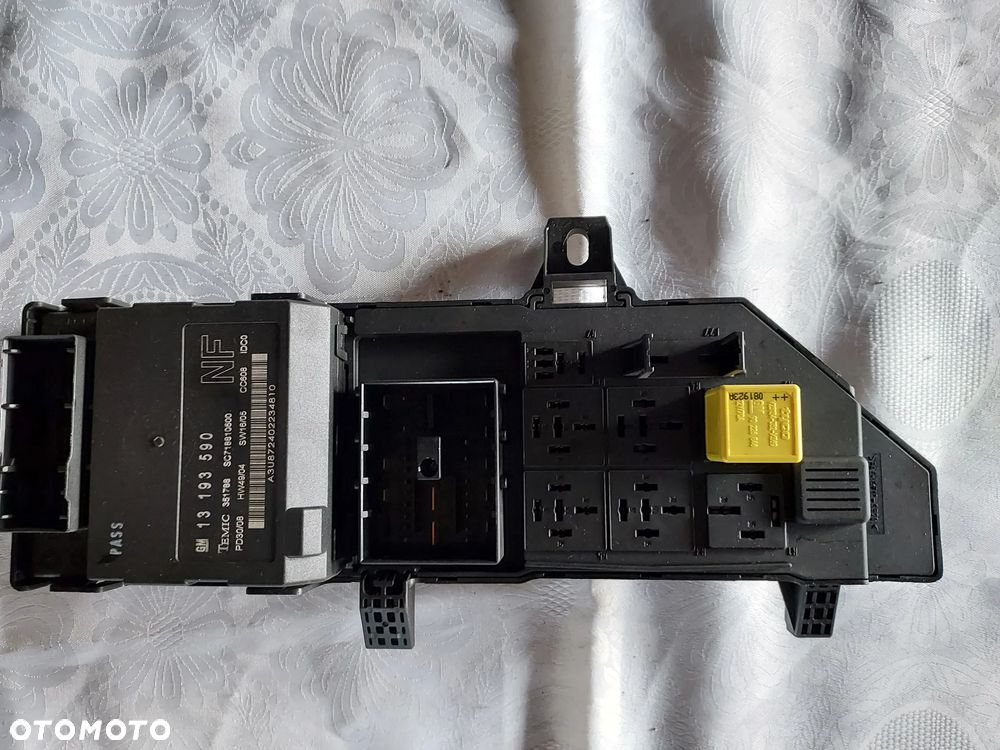 Moduł centralka bezpieczników BSI Opel Vectra C GM 460 023 260 - 5