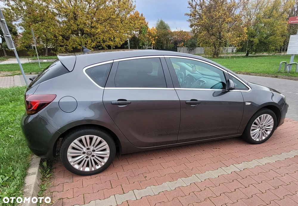 Opel Astra 1.7 CDTI DPF Cosmo - 3