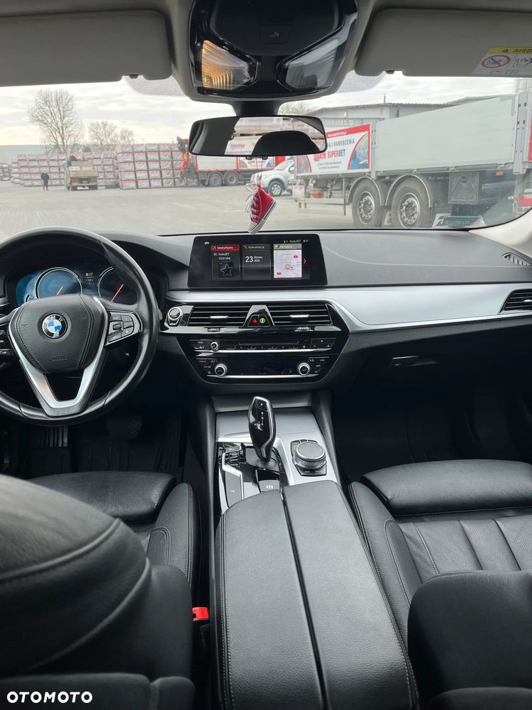 BMW Seria 5 530d xDrive - 11