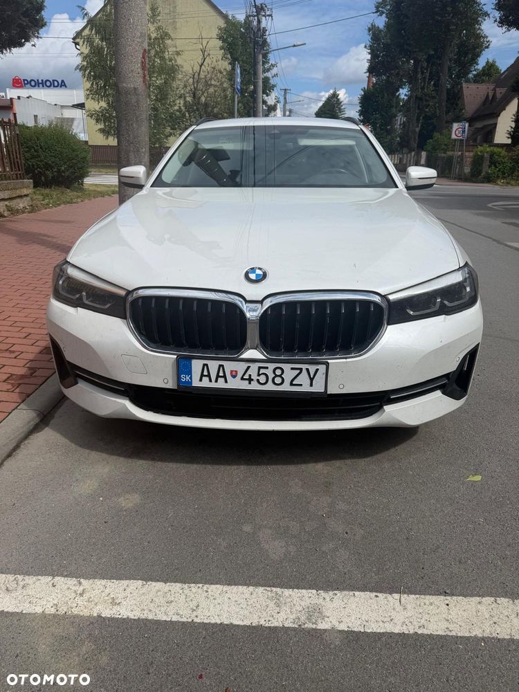 BMW Seria 5 530d xDrive mHEV - 3