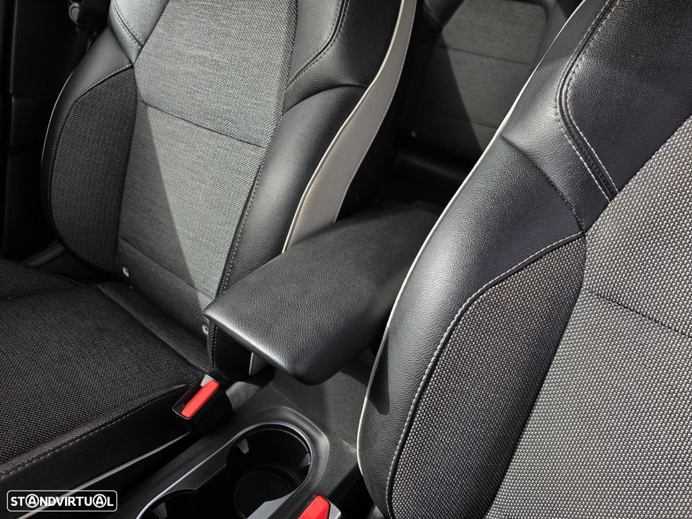 Renault Captur E-TECH 160 INTENS - 14