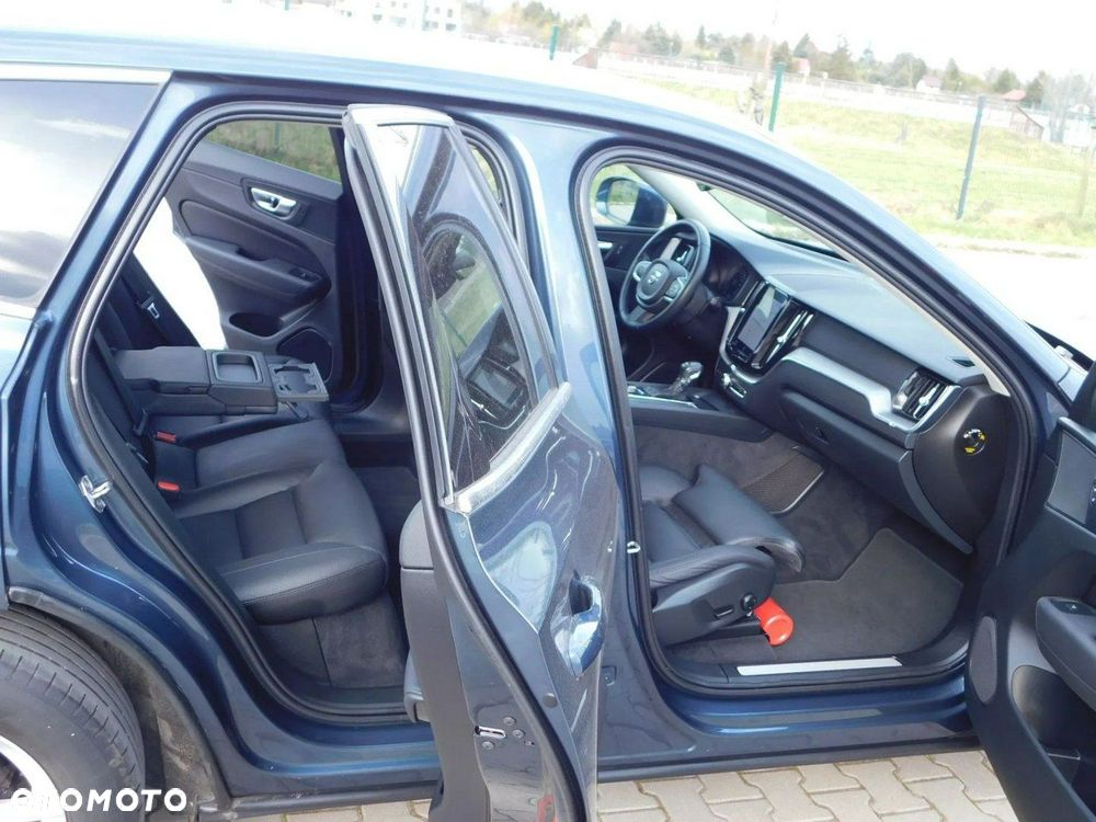 Volvo XC 60 D4 Momentum Pro - 9