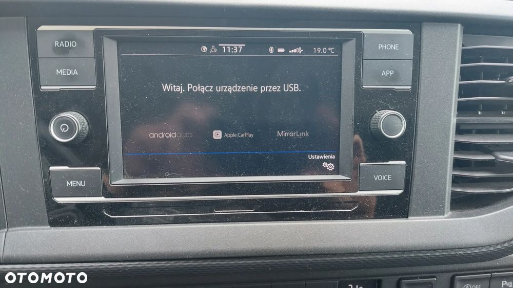 Volkswagen Caravelle - 16