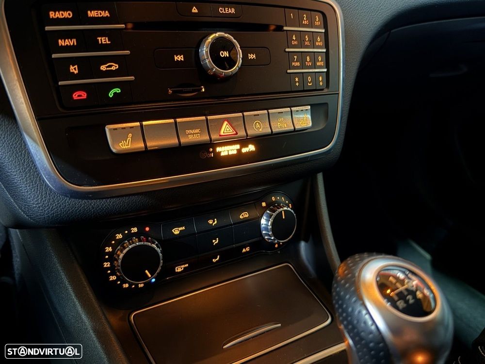 Mercedes-Benz GLA 180 Urban - 13