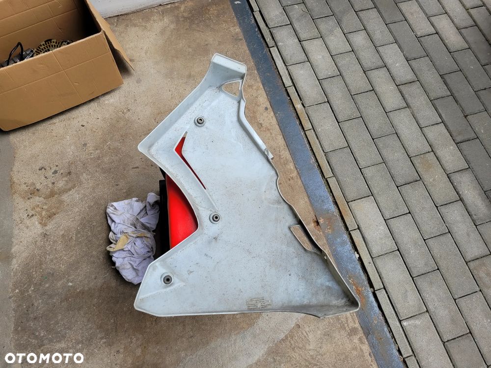 Owiewka, osłona, bok, boczek Honda CBF 1000 CBF1000 SC64 - 13