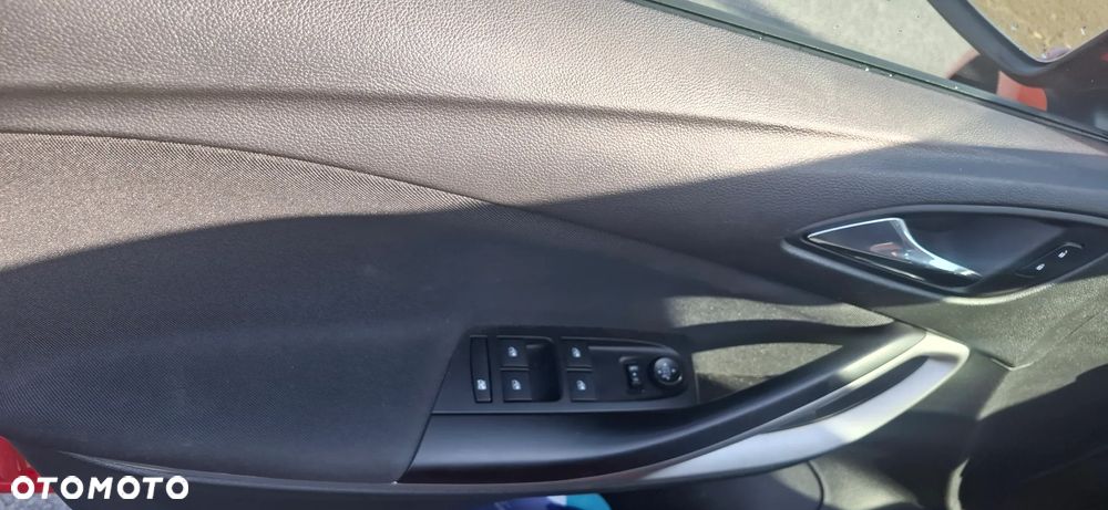 Opel Astra 1.6 CDTI Essentia S&S - 13