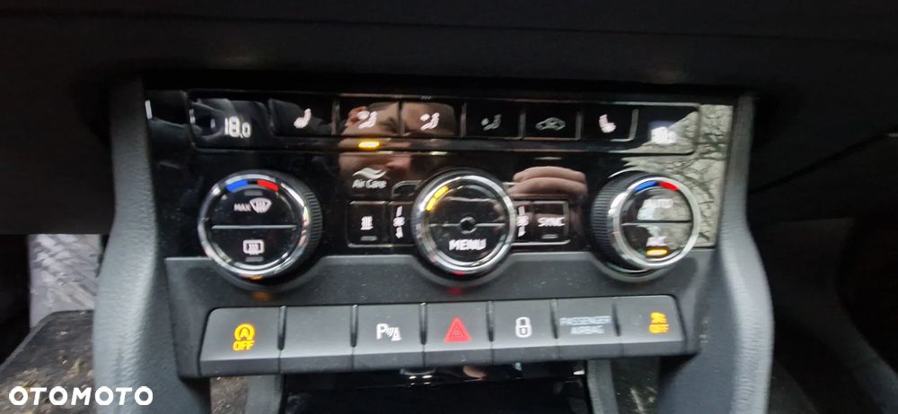 Skoda Karoq 2.0 TSI 4x4 DSG Sportline - 4