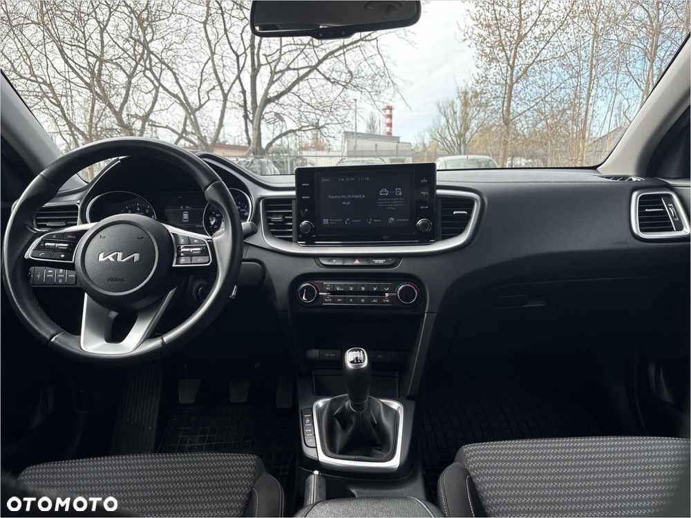 Kia Ceed 1.5 T-GDI M - 10