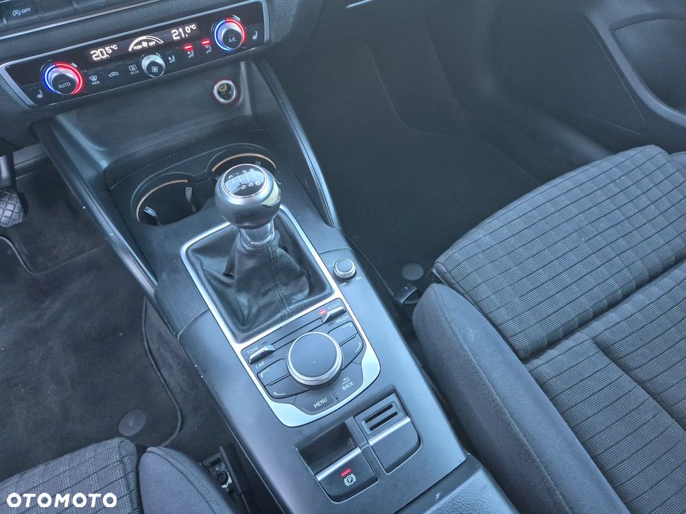 Audi A3 3-drzwiowe 1.4 TFSI S line Sportpaket - 38
