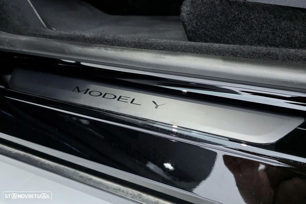 Tesla Model Y RWD - 11