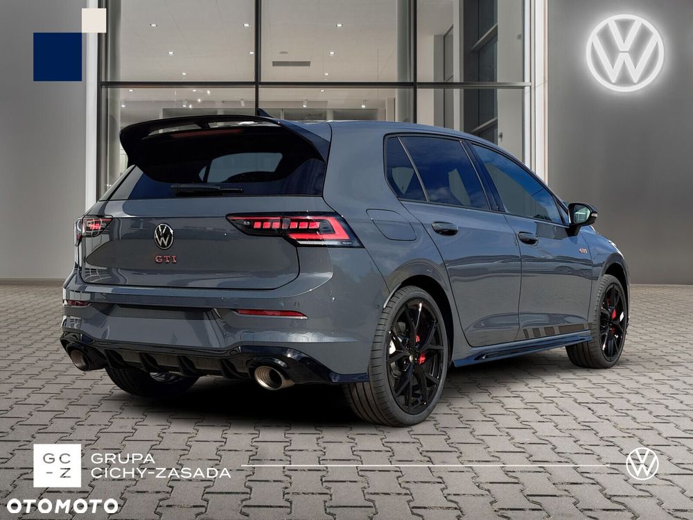 Volkswagen Golf - 6