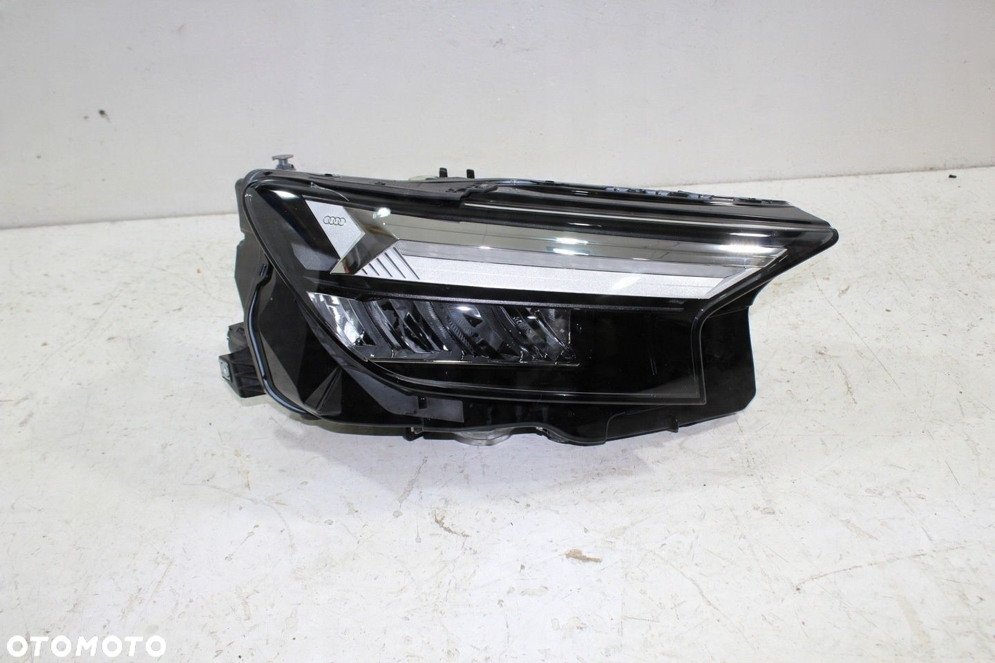 Audi Q4 E Tron lampa Full Led prawa przód - 2