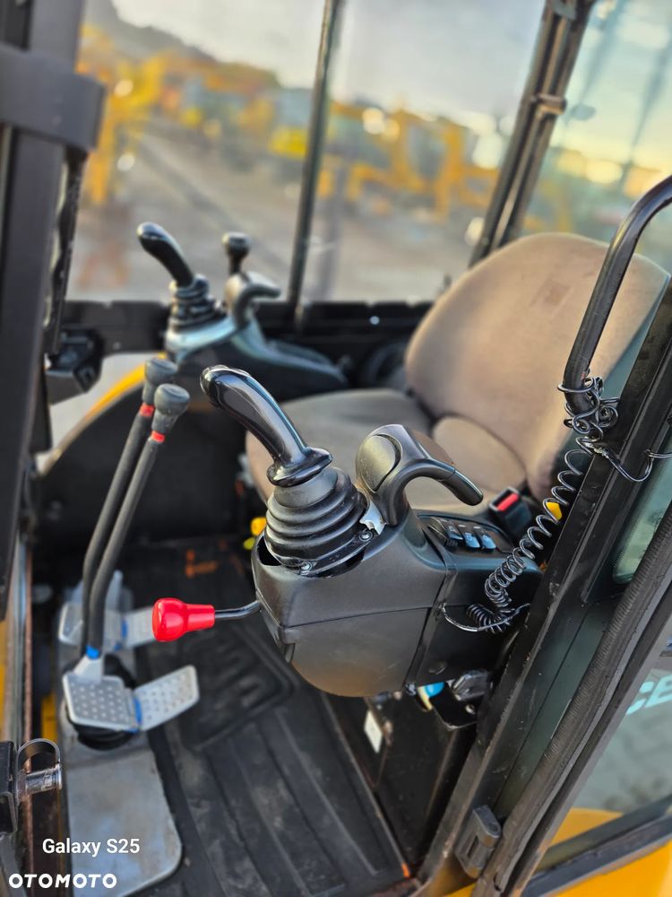 JCB 8035 - 4
