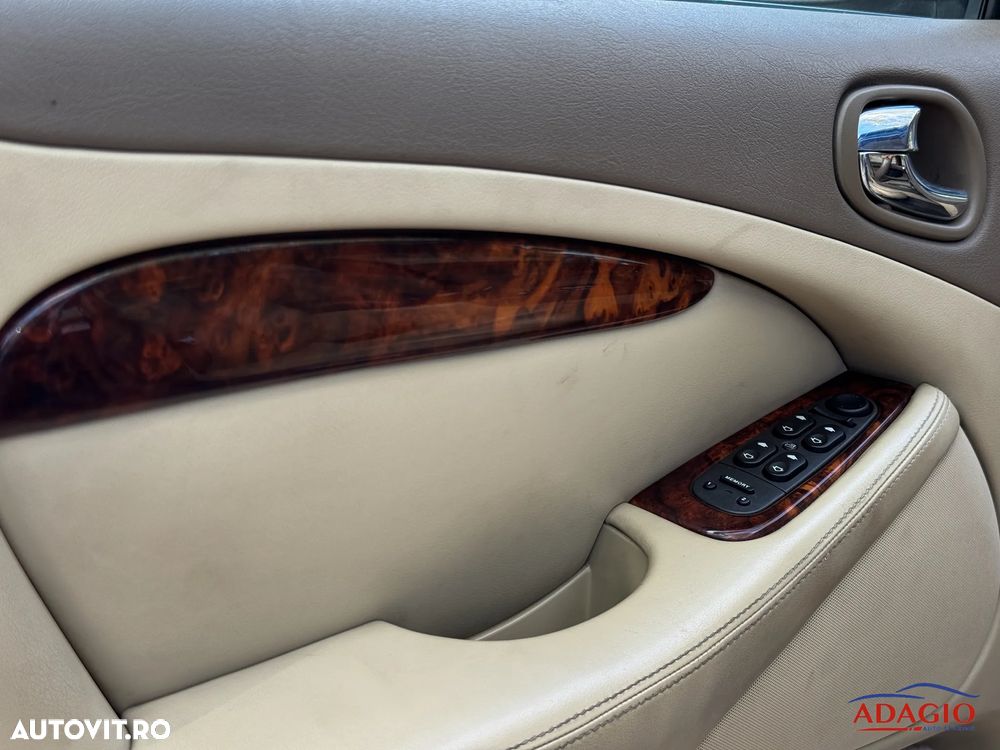 Jaguar S-Type 2.7 D Luxury Aut - 34
