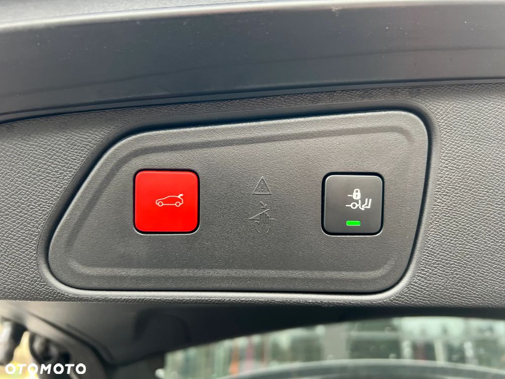 Peugeot 3008 1.5 BlueHDi Allure Pack S&S EAT8 - 36
